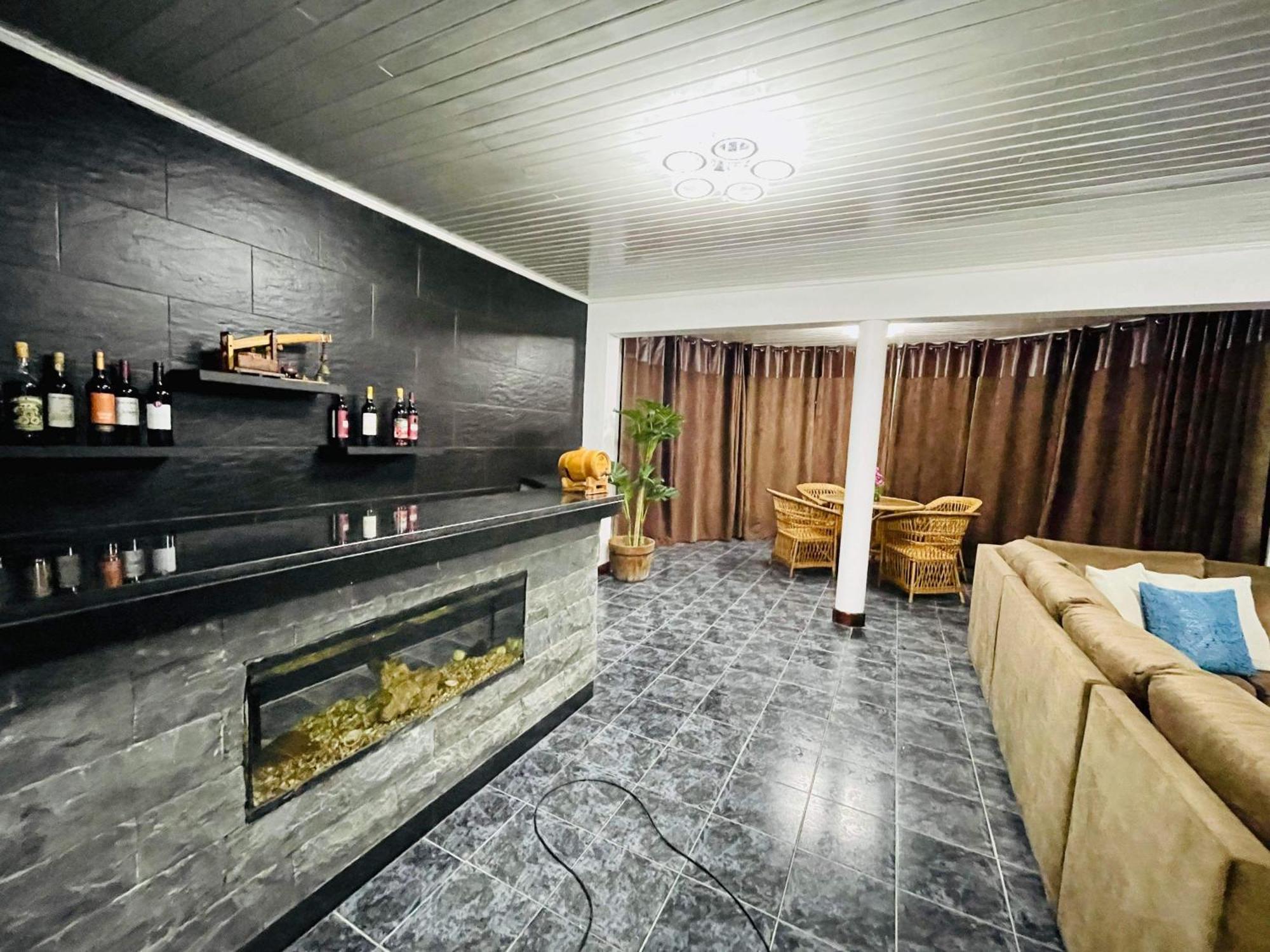 Villa Hollywood